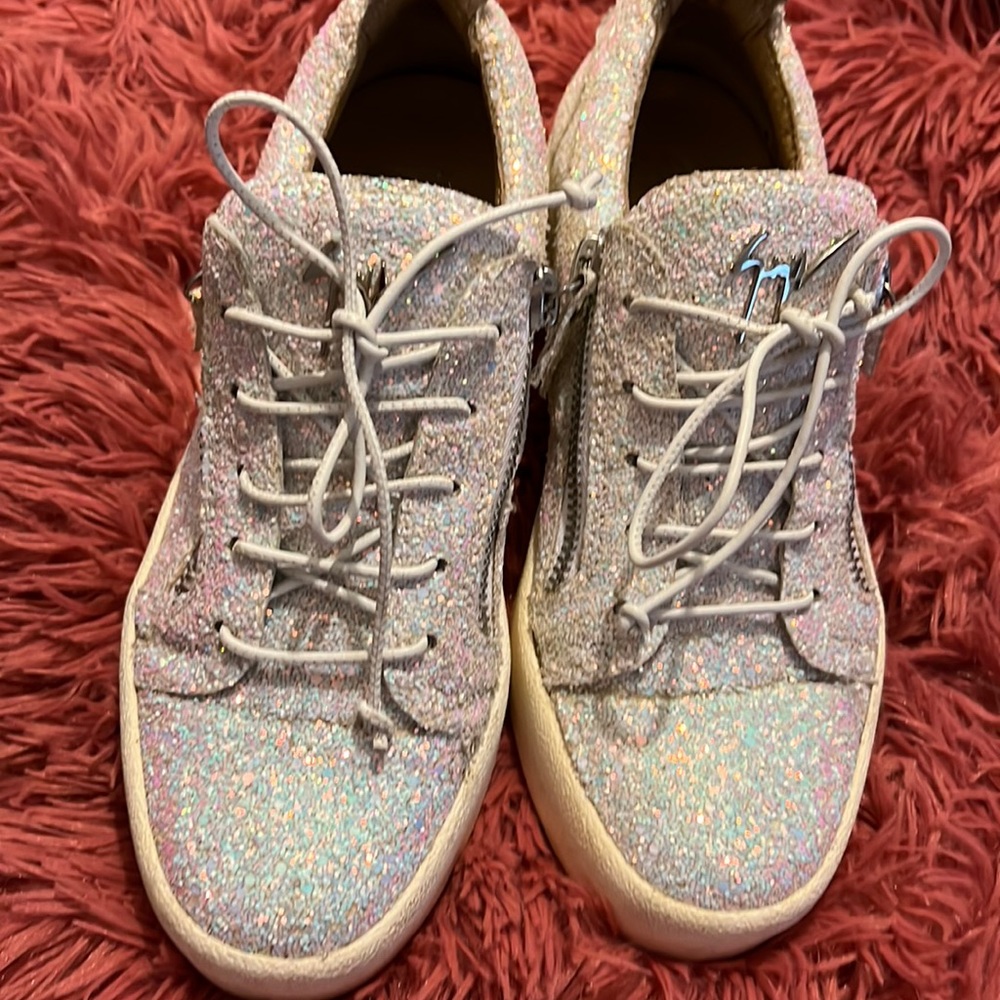 Giuseppe 38.5 gently used. Please look at all the pictures price is negotiable.